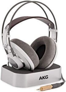 AKG K702